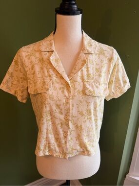 Light Yellow Floral Cropped Button-Front Top